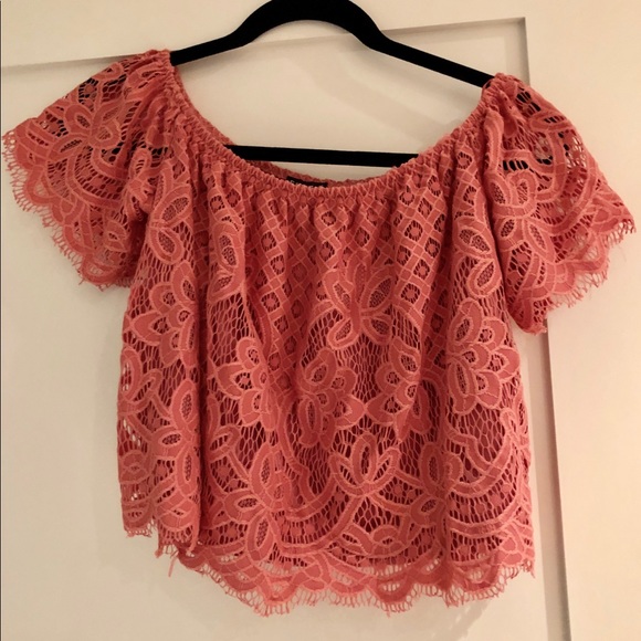 NWOT Express Lace Off The Shoulder Tee in blush - Picture 2 of 2